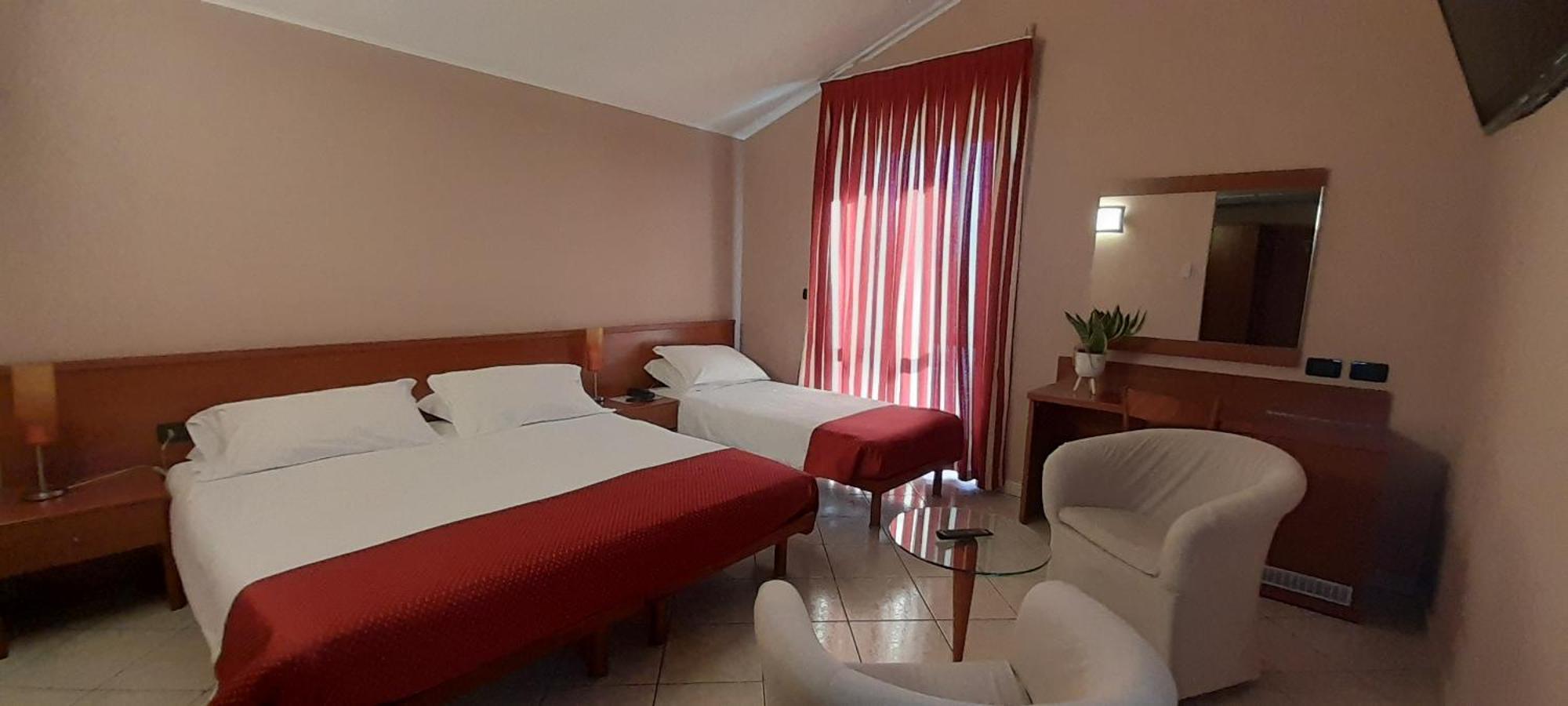 Hotel Ceretto Busca Eksteriør billede