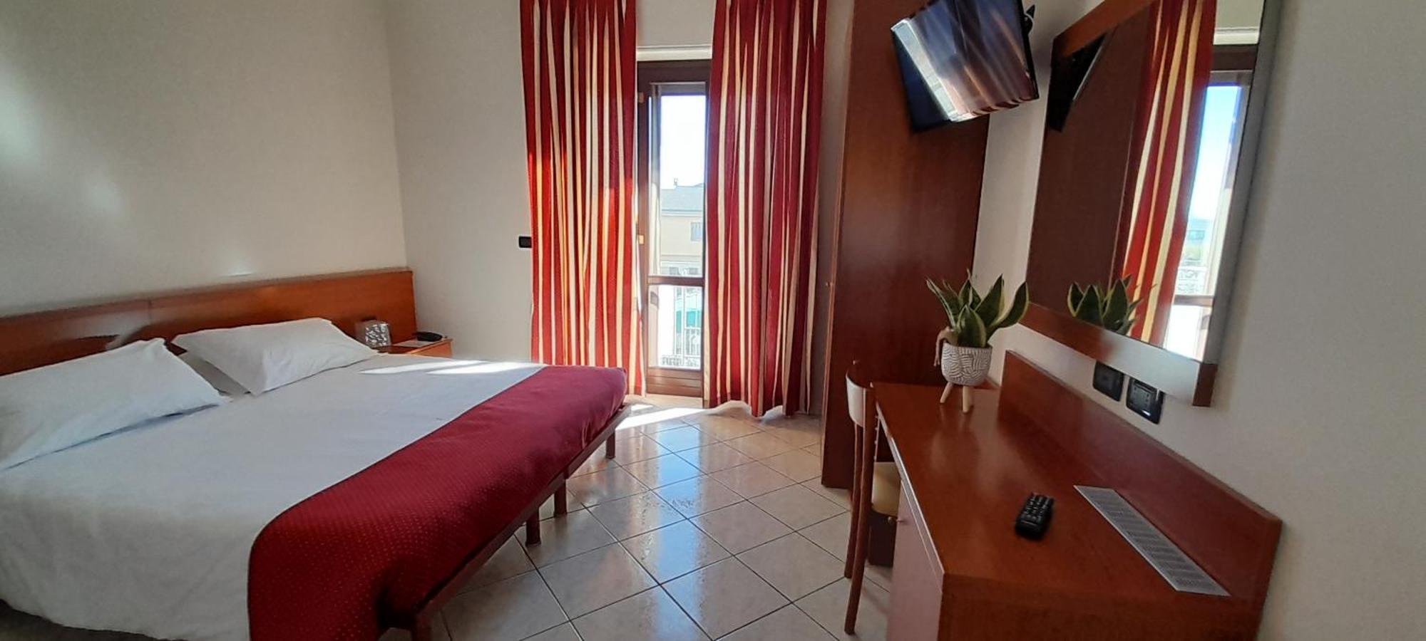 Hotel Ceretto Busca Eksteriør billede